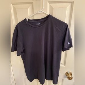 Men’s Express crewneck short sleeve T-shirt. Size: L